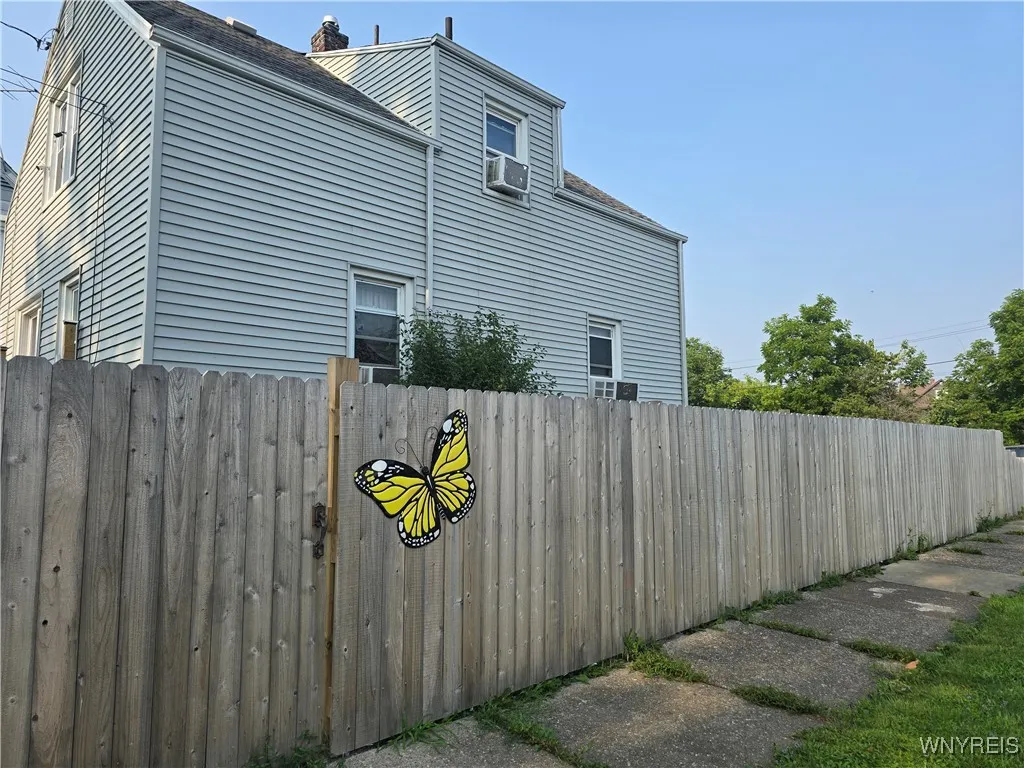 432 32nd Street, Niagara Falls, New York 14303, Niagara Falls, New York 14303, 3 Bedrooms Bedrooms, 6 Rooms Rooms,1 BathroomBathrooms,Residential,For Sale,432 32nd Street, Niagara Falls, New York 14303,B1623218