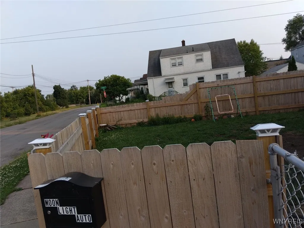 432 32nd Street, Niagara Falls, New York 14303, Niagara Falls, New York 14303, 3 Bedrooms Bedrooms, 6 Rooms Rooms,1 BathroomBathrooms,Residential,For Sale,432 32nd Street, Niagara Falls, New York 14303,B1623218