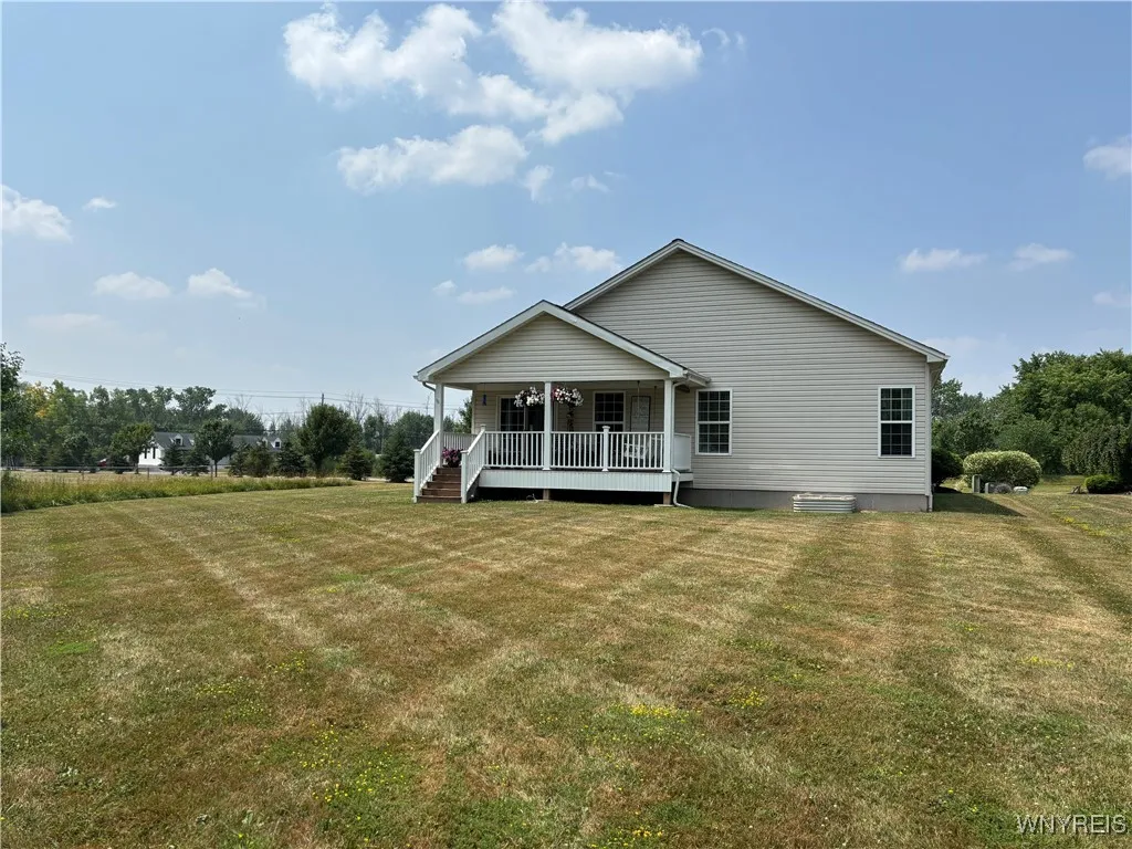 5553 Victoria Lane, Lockport Town, New York 14094, Lockport Town, New York 14094, 3 Bedrooms Bedrooms, 6 Rooms Rooms,2 BathroomsBathrooms,Residential,For Sale,5553 Victoria Lane, Lockport Town, New York 14094,B1622812