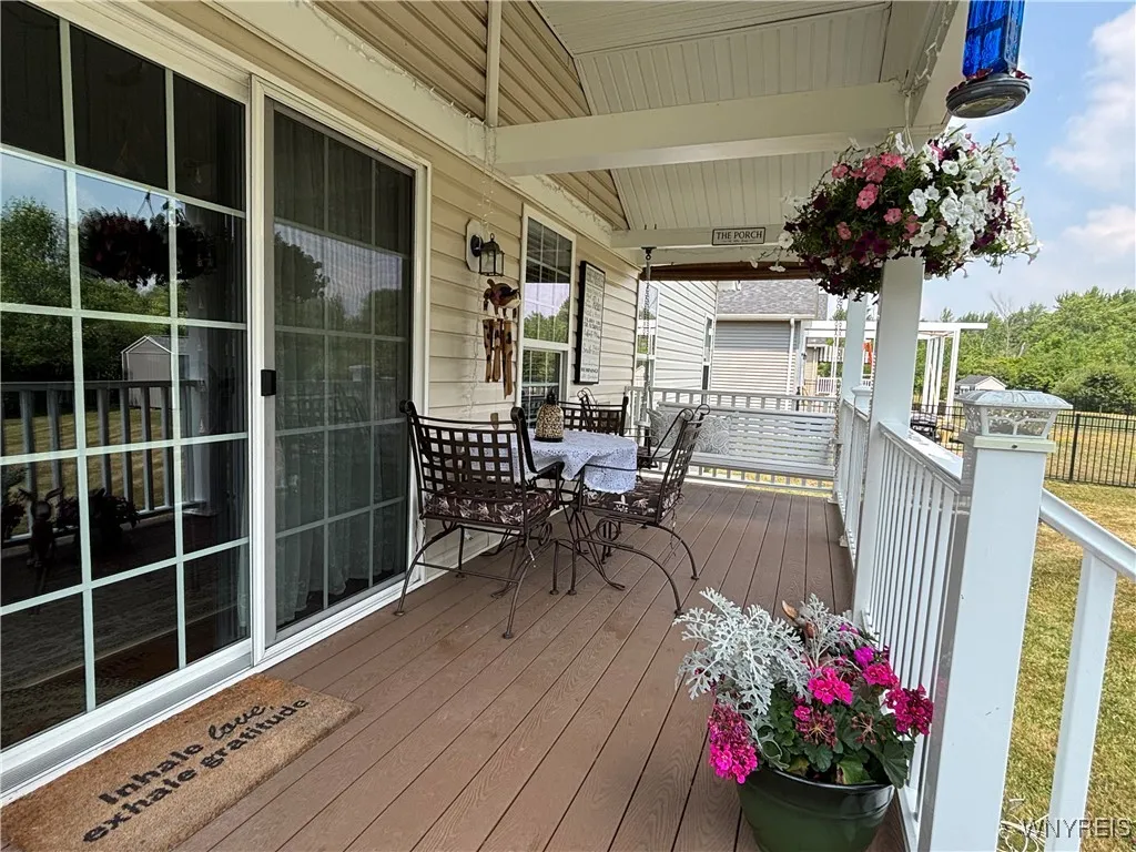 5553 Victoria Lane, Lockport Town, New York 14094, Lockport Town, New York 14094, 3 Bedrooms Bedrooms, 6 Rooms Rooms,2 BathroomsBathrooms,Residential,For Sale,5553 Victoria Lane, Lockport Town, New York 14094,B1622812