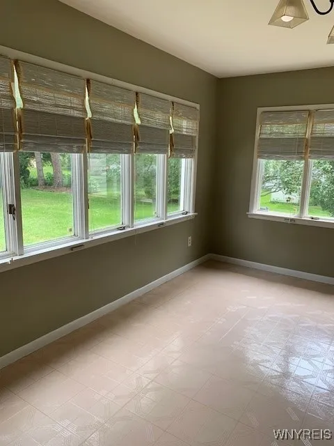 4441 East E Overlook Drive, Clarence, New York 142, Clarence, New York 14221, 3 Bedrooms Bedrooms, 6 Rooms Rooms,1 BathroomBathrooms,Residential,For Sale,4441 East E Overlook Drive, Clarence, New York 142,B1622656
