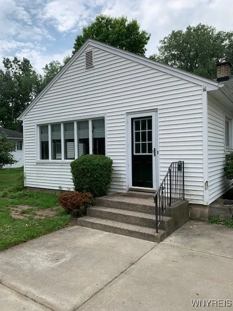 4441 East E Overlook Drive, Clarence, New York 142, Clarence, New York 14221, 3 Bedrooms Bedrooms, 6 Rooms Rooms,1 BathroomBathrooms,Residential,For Sale,4441 East E Overlook Drive, Clarence, New York 142,B1622656