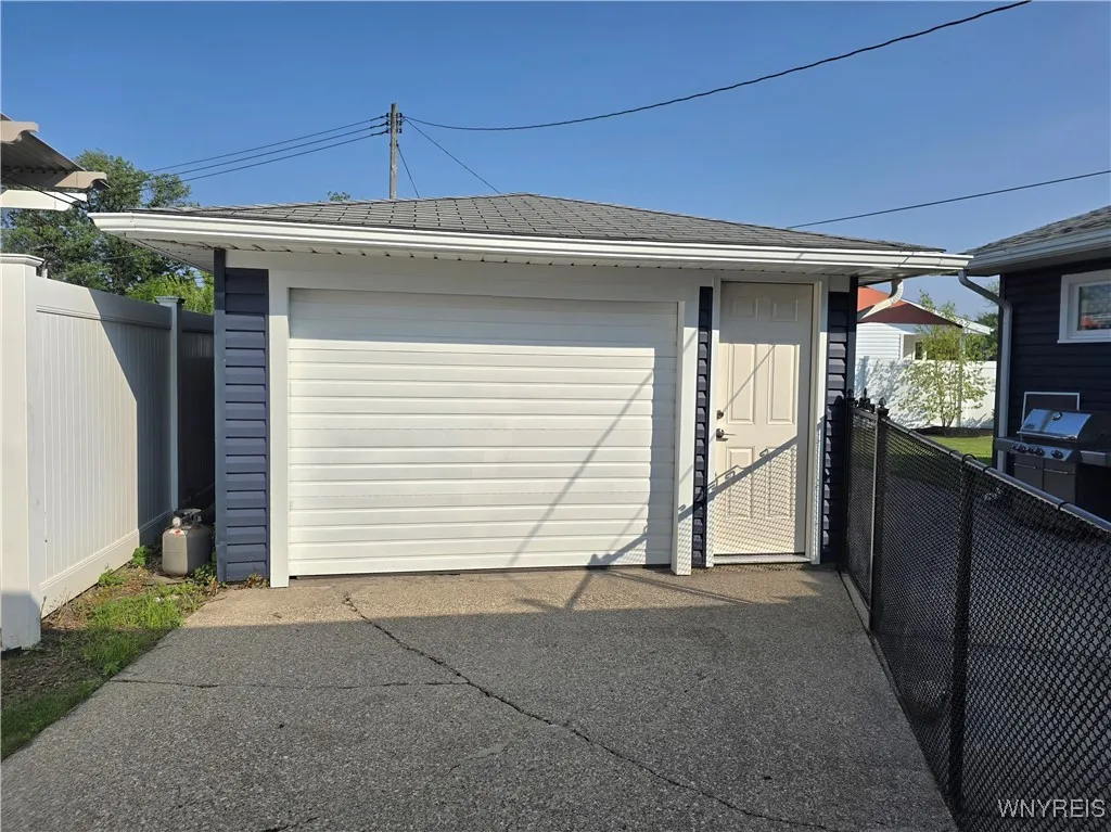 287 Fairlane Avenue Avenue, Tonawanda, New York 14, Tonawanda, New York 14150, 2 Bedrooms Bedrooms, 6 Rooms Rooms,2 BathroomsBathrooms,Residential,For Sale,287 Fairlane Avenue Avenue, Tonawanda, New York 14,B1622105