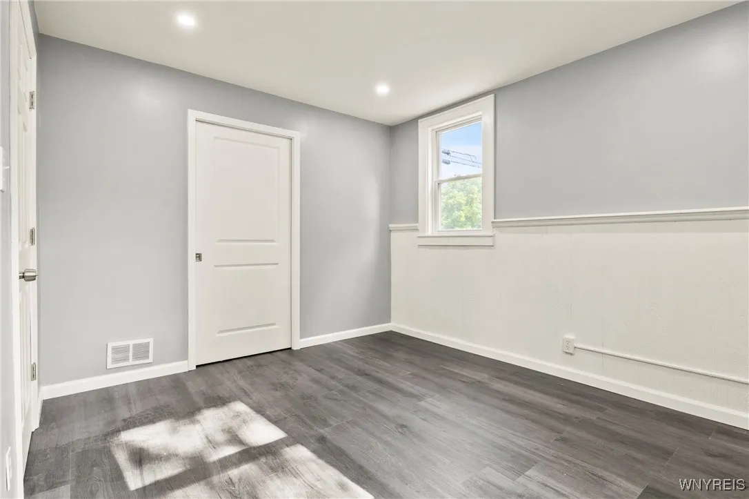 4603 South Park Avenue, Hamburg, New York 14075, Hamburg, New York 14075, 2 Bedrooms Bedrooms, 5 Rooms Rooms,1 BathroomBathrooms,Residential,For Sale,4603 South Park Avenue, Hamburg, New York 14075,B1623225