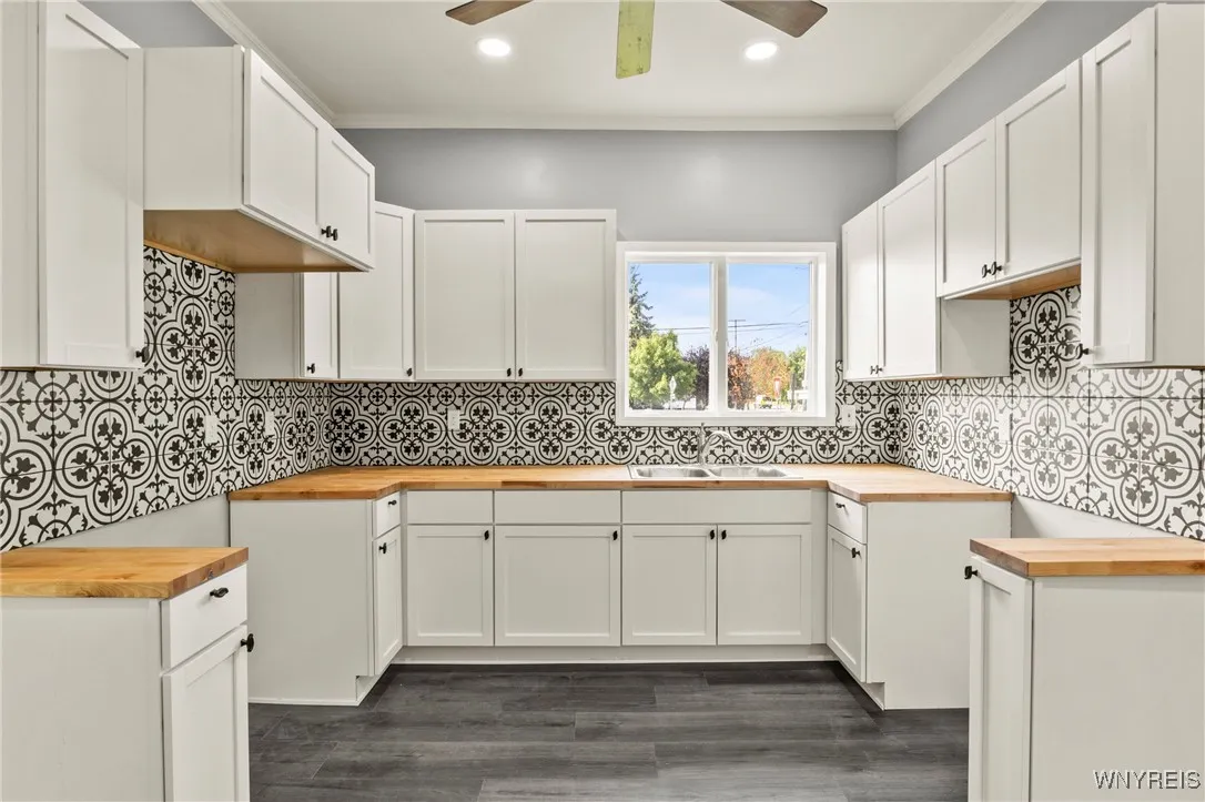 4603 South Park Avenue, Hamburg, New York 14075, Hamburg, New York 14075, 2 Bedrooms Bedrooms, 5 Rooms Rooms,1 BathroomBathrooms,Residential,For Sale,4603 South Park Avenue, Hamburg, New York 14075,B1623225