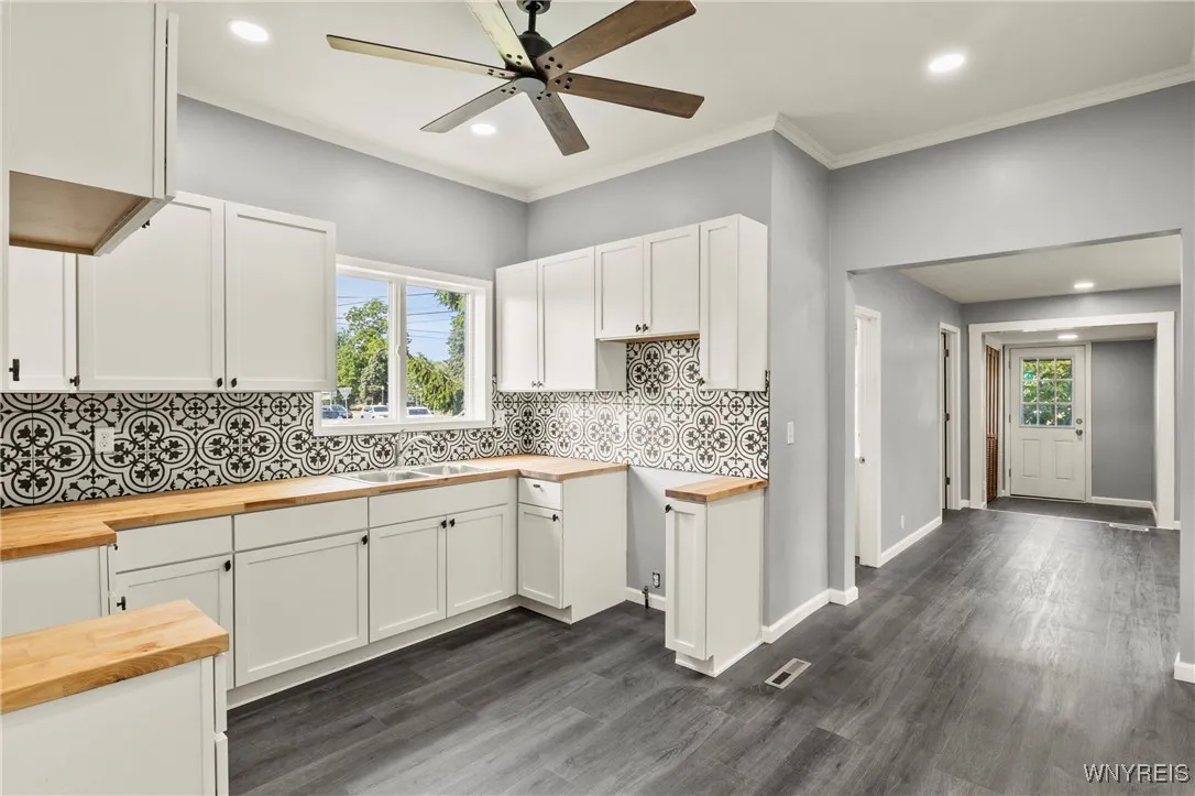 4603 South Park Avenue, Hamburg, New York 14075, Hamburg, New York 14075, 2 Bedrooms Bedrooms, 5 Rooms Rooms,1 BathroomBathrooms,Residential,For Sale,4603 South Park Avenue, Hamburg, New York 14075,B1623225