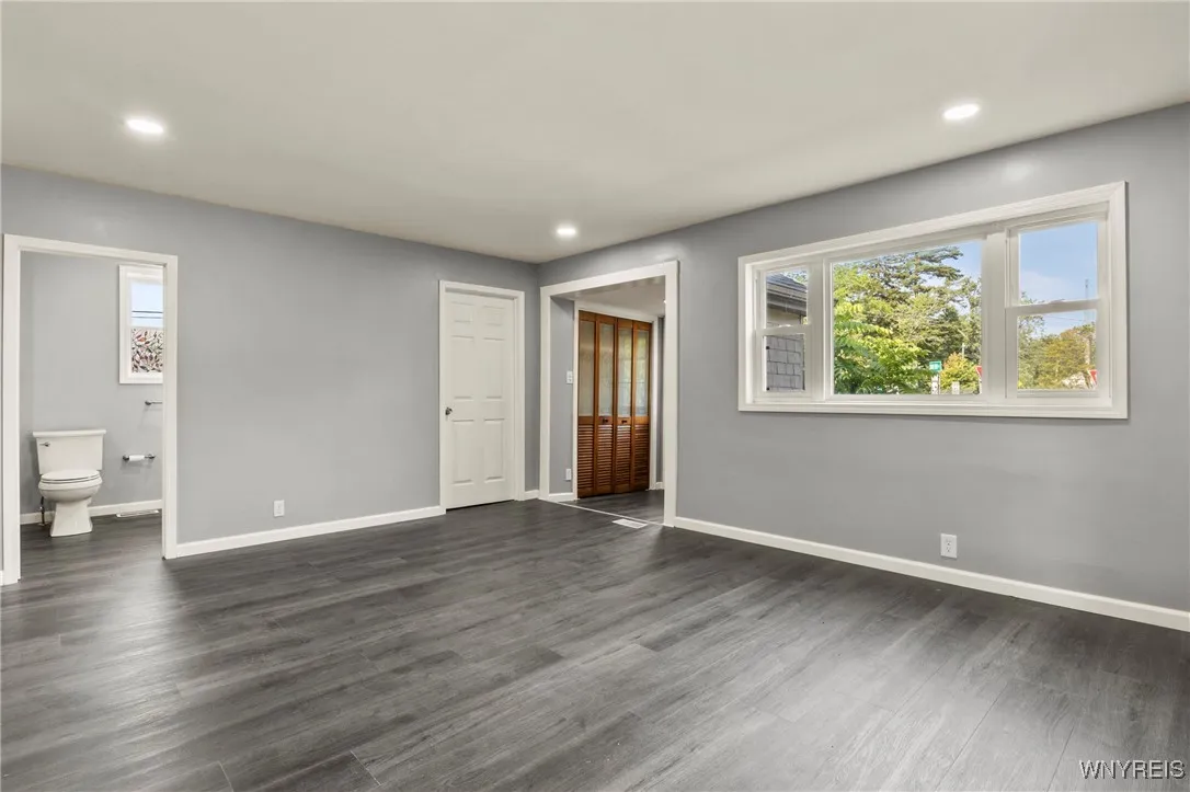 4603 South Park Avenue, Hamburg, New York 14075, Hamburg, New York 14075, 2 Bedrooms Bedrooms, 5 Rooms Rooms,1 BathroomBathrooms,Residential,For Sale,4603 South Park Avenue, Hamburg, New York 14075,B1623225