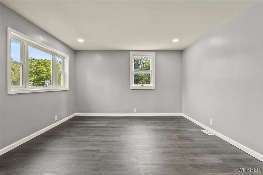 4603 South Park Avenue, Hamburg, New York 14075, Hamburg, New York 14075, 2 Bedrooms Bedrooms, 5 Rooms Rooms,1 BathroomBathrooms,Residential,For Sale,4603 South Park Avenue, Hamburg, New York 14075,B1623225