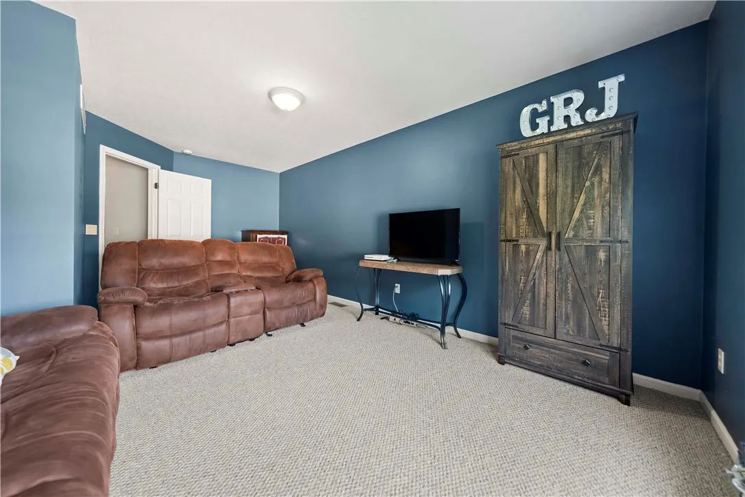 249 Gallant Fox Ln, Webster, New York 14580, Webster, New York 14580, 5 Bedrooms Bedrooms, 9 Rooms Rooms,2 BathroomsBathrooms,Residential,For Sale,249 Gallant Fox Ln, Webster, New York 14580,R1622823