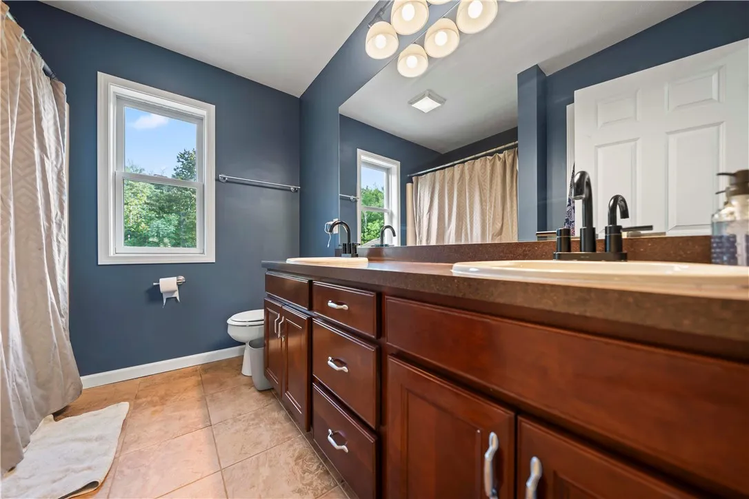 249 Gallant Fox Ln, Webster, New York 14580, Webster, New York 14580, 5 Bedrooms Bedrooms, 9 Rooms Rooms,2 BathroomsBathrooms,Residential,For Sale,249 Gallant Fox Ln, Webster, New York 14580,R1622823