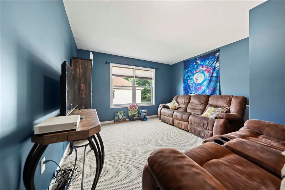 249 Gallant Fox Ln, Webster, New York 14580, Webster, New York 14580, 5 Bedrooms Bedrooms, 9 Rooms Rooms,2 BathroomsBathrooms,Residential,For Sale,249 Gallant Fox Ln, Webster, New York 14580,R1622823