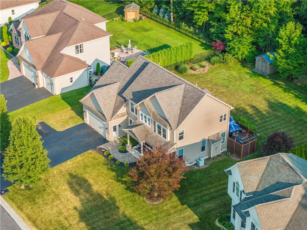 249 Gallant Fox Ln, Webster, New York 14580, Webster, New York 14580, 5 Bedrooms Bedrooms, 9 Rooms Rooms,2 BathroomsBathrooms,Residential,For Sale,249 Gallant Fox Ln, Webster, New York 14580,R1622823