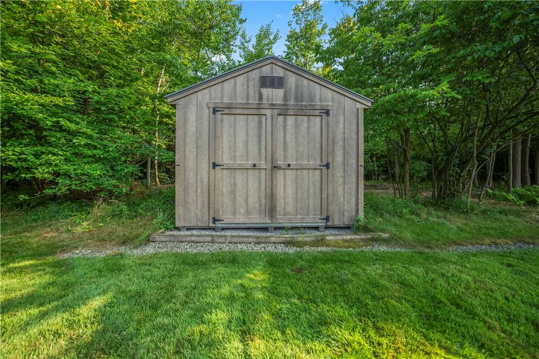 249 Gallant Fox Ln, Webster, New York 14580, Webster, New York 14580, 5 Bedrooms Bedrooms, 9 Rooms Rooms,2 BathroomsBathrooms,Residential,For Sale,249 Gallant Fox Ln, Webster, New York 14580,R1622823