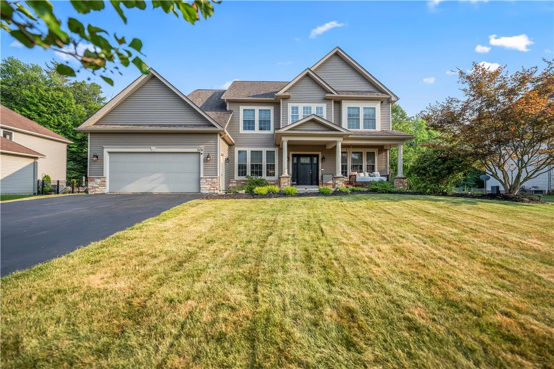 249 Gallant Fox Ln, Webster, New York 14580, Webster, New York 14580, 5 Bedrooms Bedrooms, 9 Rooms Rooms,2 BathroomsBathrooms,Residential,For Sale,249 Gallant Fox Ln, Webster, New York 14580,R1622823