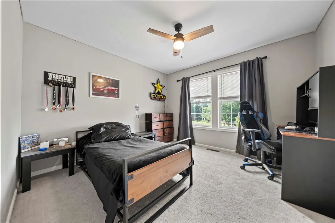 249 Gallant Fox Ln, Webster, New York 14580, Webster, New York 14580, 5 Bedrooms Bedrooms, 9 Rooms Rooms,2 BathroomsBathrooms,Residential,For Sale,249 Gallant Fox Ln, Webster, New York 14580,R1622823