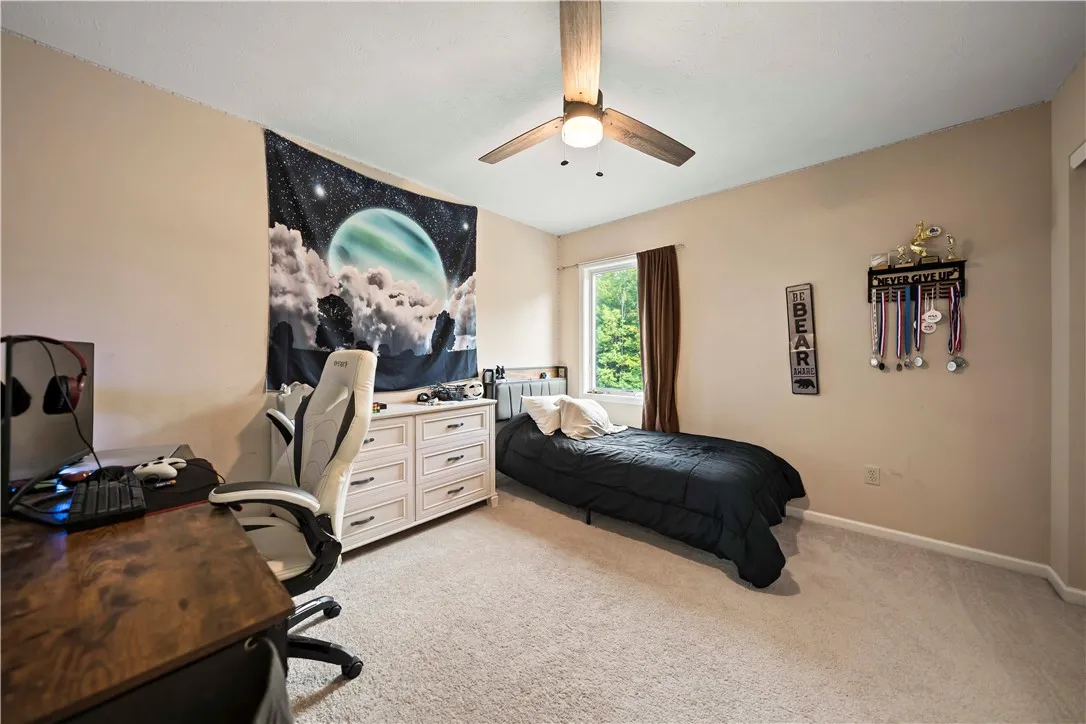 249 Gallant Fox Ln, Webster, New York 14580, Webster, New York 14580, 5 Bedrooms Bedrooms, 9 Rooms Rooms,2 BathroomsBathrooms,Residential,For Sale,249 Gallant Fox Ln, Webster, New York 14580,R1622823
