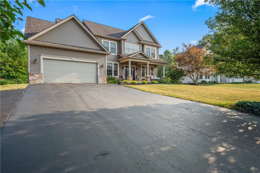249 Gallant Fox Ln, Webster, New York 14580, Webster, New York 14580, 5 Bedrooms Bedrooms, 9 Rooms Rooms,2 BathroomsBathrooms,Residential,For Sale,249 Gallant Fox Ln, Webster, New York 14580,R1622823