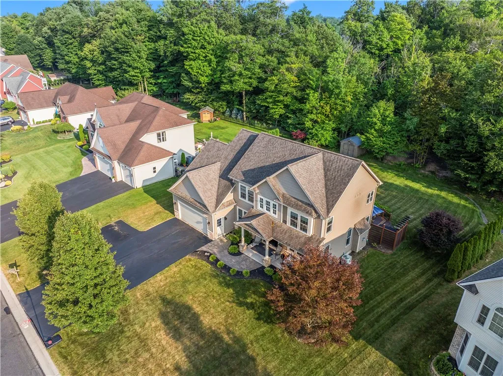 249 Gallant Fox Ln, Webster, New York 14580, Webster, New York 14580, 5 Bedrooms Bedrooms, 9 Rooms Rooms,2 BathroomsBathrooms,Residential,For Sale,249 Gallant Fox Ln, Webster, New York 14580,R1622823