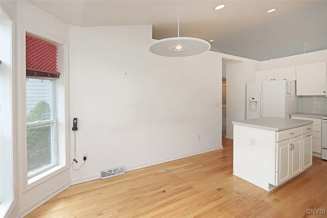 5189 Pointe East Drive, Dewitt, New York 13078, De Witt, New York 13078, 3 Bedrooms Bedrooms, 8 Rooms Rooms,2 BathroomsBathrooms,Residential,For Sale,5189 Pointe East Drive, Dewitt, New York 13078,S1622507