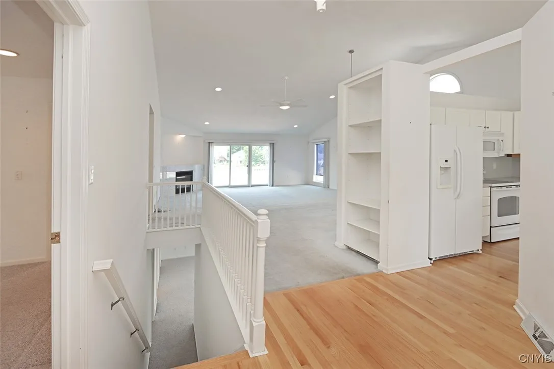 5189 Pointe East Drive, Dewitt, New York 13078, De Witt, New York 13078, 3 Bedrooms Bedrooms, 8 Rooms Rooms,2 BathroomsBathrooms,Residential,For Sale,5189 Pointe East Drive, Dewitt, New York 13078,S1622507