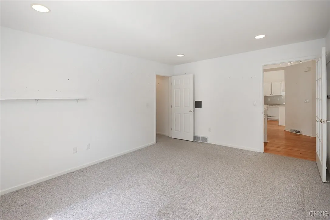 5189 Pointe East Drive, Dewitt, New York 13078, De Witt, New York 13078, 3 Bedrooms Bedrooms, 8 Rooms Rooms,2 BathroomsBathrooms,Residential,For Sale,5189 Pointe East Drive, Dewitt, New York 13078,S1622507