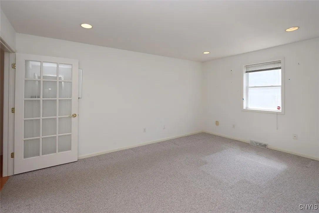 5189 Pointe East Drive, Dewitt, New York 13078, De Witt, New York 13078, 3 Bedrooms Bedrooms, 8 Rooms Rooms,2 BathroomsBathrooms,Residential,For Sale,5189 Pointe East Drive, Dewitt, New York 13078,S1622507