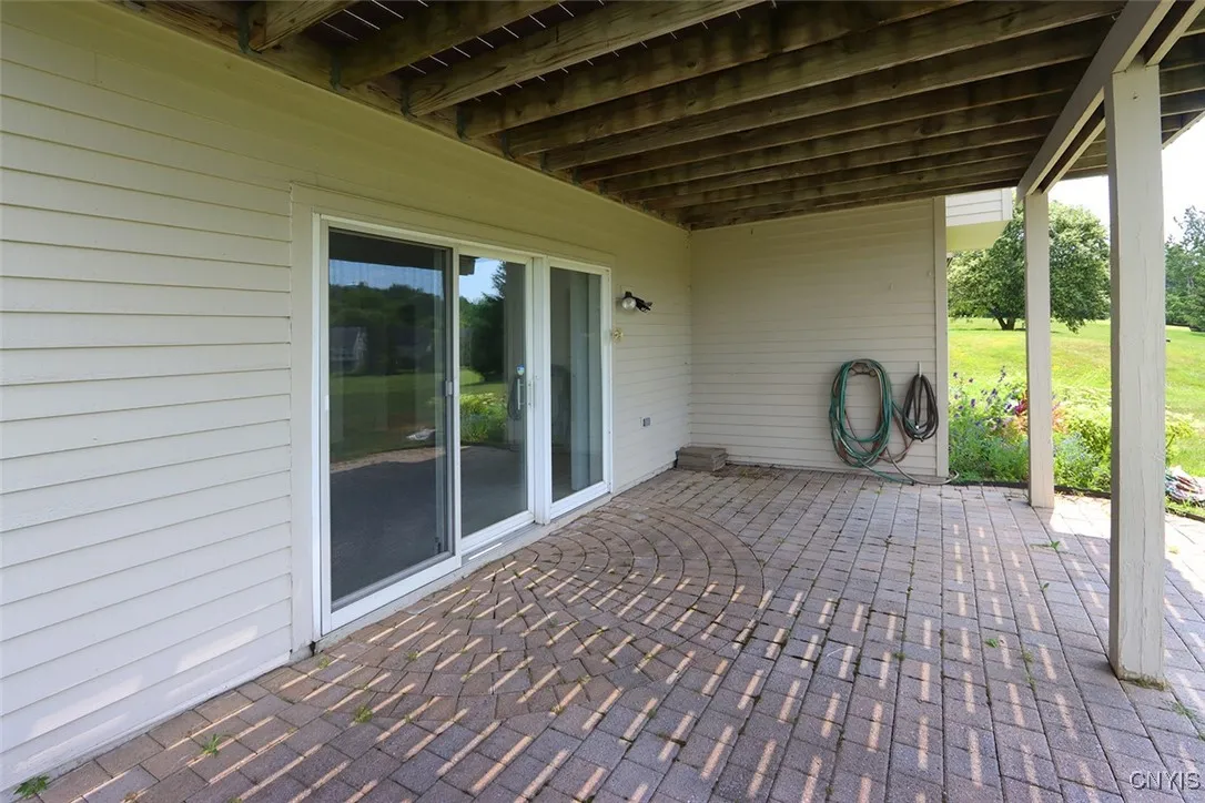 5189 Pointe East Drive, Dewitt, New York 13078, De Witt, New York 13078, 3 Bedrooms Bedrooms, 8 Rooms Rooms,2 BathroomsBathrooms,Residential,For Sale,5189 Pointe East Drive, Dewitt, New York 13078,S1622507