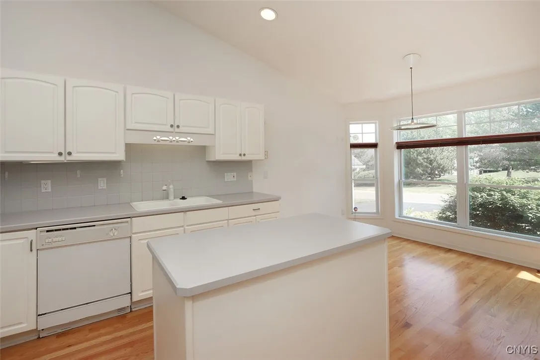 5189 Pointe East Drive, Dewitt, New York 13078, De Witt, New York 13078, 3 Bedrooms Bedrooms, 8 Rooms Rooms,2 BathroomsBathrooms,Residential,For Sale,5189 Pointe East Drive, Dewitt, New York 13078,S1622507
