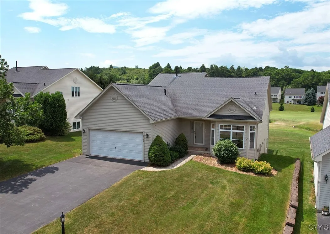5189 Pointe East Drive, Dewitt, New York 13078, De Witt, New York 13078, 3 Bedrooms Bedrooms, 8 Rooms Rooms,2 BathroomsBathrooms,Residential,For Sale,5189 Pointe East Drive, Dewitt, New York 13078,S1622507