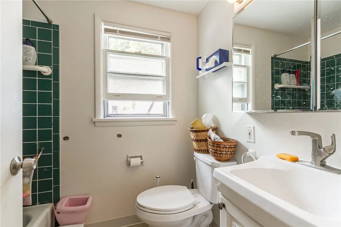 827 Harmon Road, Penfield, New York 14526, Penfield, New York 14526, 4 Bedrooms Bedrooms, ,2 BathroomsBathrooms,Residential,For Sale,827 Harmon Road, Penfield, New York 14526,R1621494
