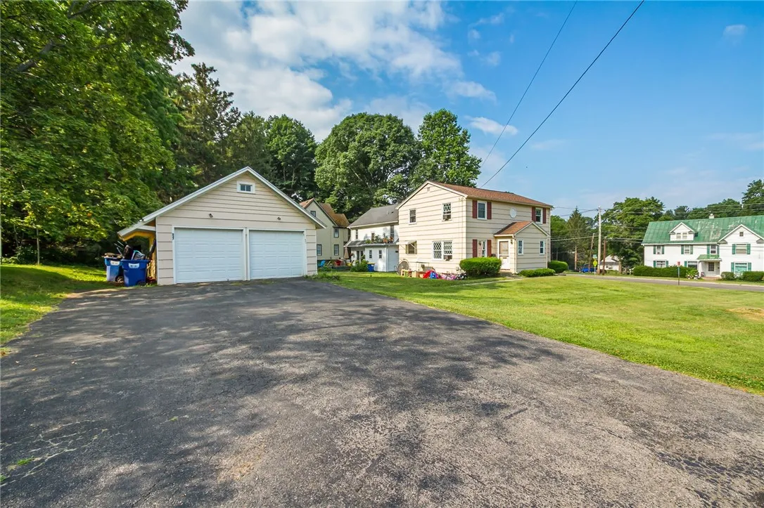 827 Harmon Road, Penfield, New York 14526, Penfield, New York 14526, 4 Bedrooms Bedrooms, ,2 BathroomsBathrooms,Residential,For Sale,827 Harmon Road, Penfield, New York 14526,R1621494