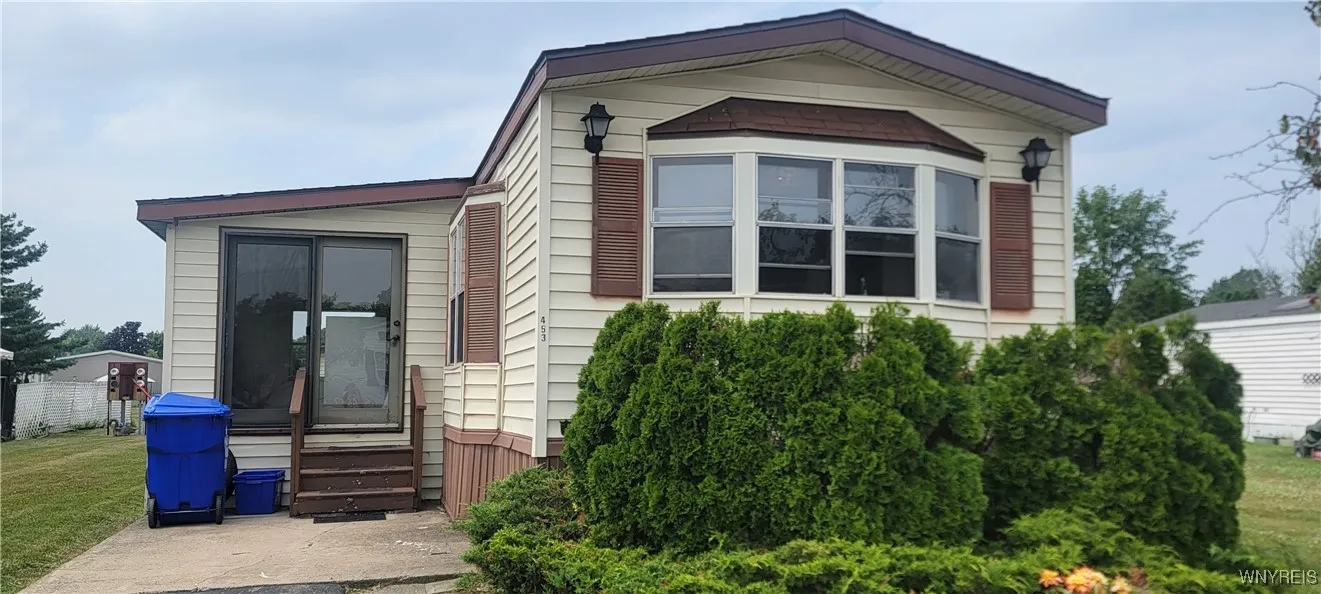 453 Chestnut Drive, Lockport Town, New York 14094, Lockport Town, New York 14094, 2 Bedrooms Bedrooms, 4 Rooms Rooms,1 BathroomBathrooms,Residential,For Sale,453 Chestnut Drive, Lockport Town, New York 14094,B1623001