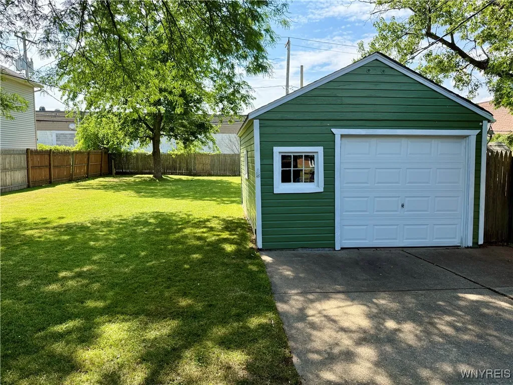 84 Rockland Road, Tonawanda, New York 14150, Tonawanda, New York 14150, 3 Bedrooms Bedrooms, 6 Rooms Rooms,1 BathroomBathrooms,Residential,For Sale,84 Rockland Road, Tonawanda, New York 14150,B1623222