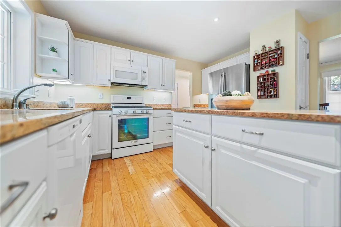 22 Jewelberry Dr, Penfield, New York 14580, Penfield, New York 14580, 3 Bedrooms Bedrooms, 9 Rooms Rooms,2 BathroomsBathrooms,Residential,For Sale,22 Jewelberry Dr, Penfield, New York 14580,R1622081