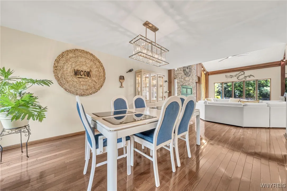 8325 Ziblut Court, Niagara, New York 14304, Niagara, New York 14304, 3 Bedrooms Bedrooms, 12 Rooms Rooms,3 BathroomsBathrooms,Residential,For Sale,8325 Ziblut Court, Niagara, New York 14304,B1622601