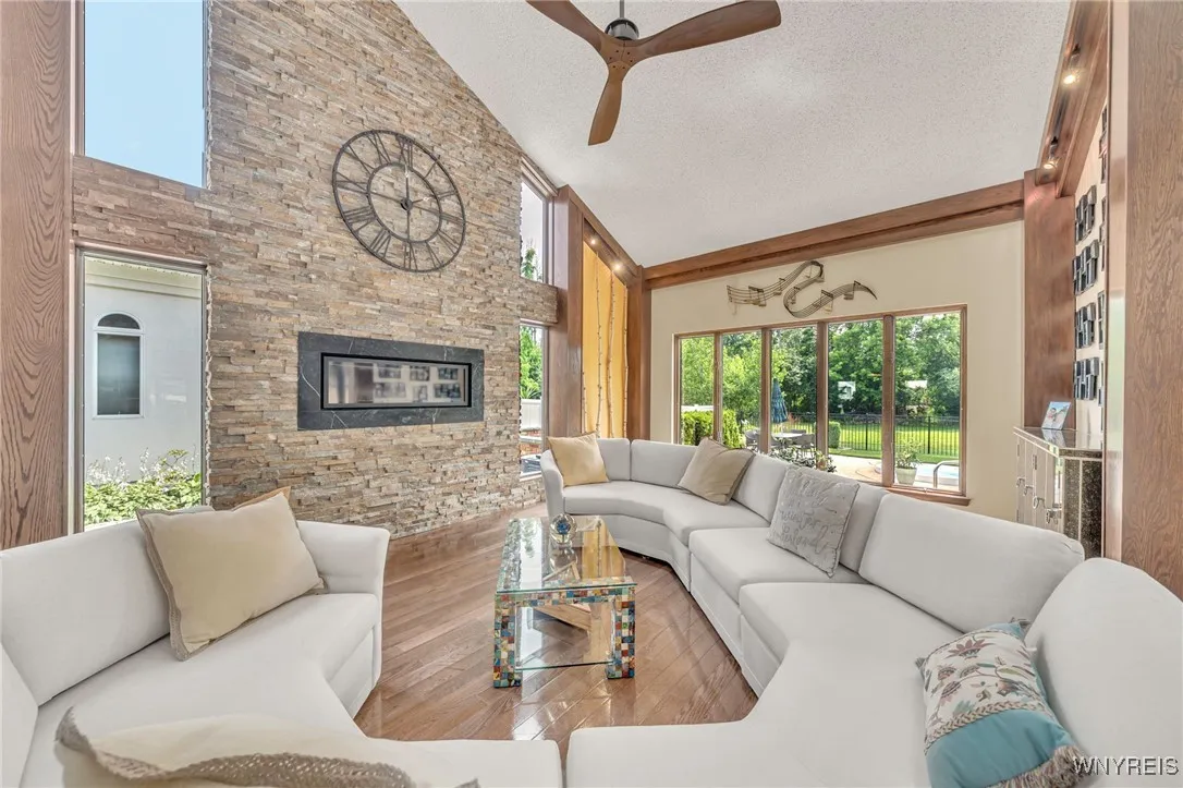 8325 Ziblut Court, Niagara, New York 14304, Niagara, New York 14304, 3 Bedrooms Bedrooms, 12 Rooms Rooms,3 BathroomsBathrooms,Residential,For Sale,8325 Ziblut Court, Niagara, New York 14304,B1622601