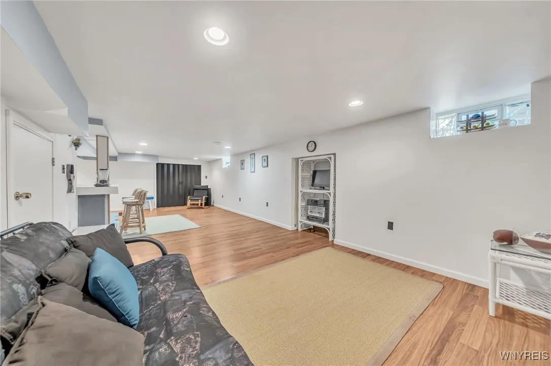 8325 Ziblut Court, Niagara, New York 14304, Niagara, New York 14304, 3 Bedrooms Bedrooms, 12 Rooms Rooms,3 BathroomsBathrooms,Residential,For Sale,8325 Ziblut Court, Niagara, New York 14304,B1622601