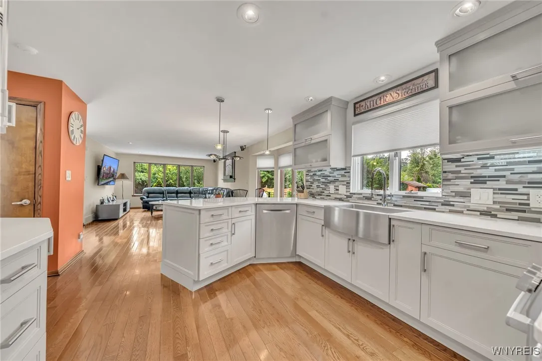 8325 Ziblut Court, Niagara, New York 14304, Niagara, New York 14304, 3 Bedrooms Bedrooms, 12 Rooms Rooms,3 BathroomsBathrooms,Residential,For Sale,8325 Ziblut Court, Niagara, New York 14304,B1622601