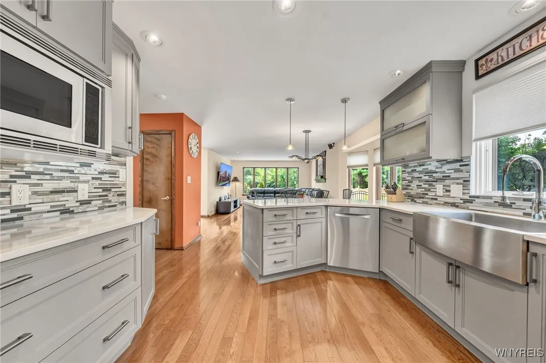 8325 Ziblut Court, Niagara, New York 14304, Niagara, New York 14304, 3 Bedrooms Bedrooms, 12 Rooms Rooms,3 BathroomsBathrooms,Residential,For Sale,8325 Ziblut Court, Niagara, New York 14304,B1622601