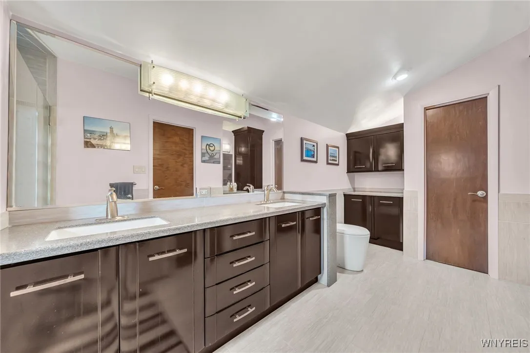 8325 Ziblut Court, Niagara, New York 14304, Niagara, New York 14304, 3 Bedrooms Bedrooms, 12 Rooms Rooms,3 BathroomsBathrooms,Residential,For Sale,8325 Ziblut Court, Niagara, New York 14304,B1622601