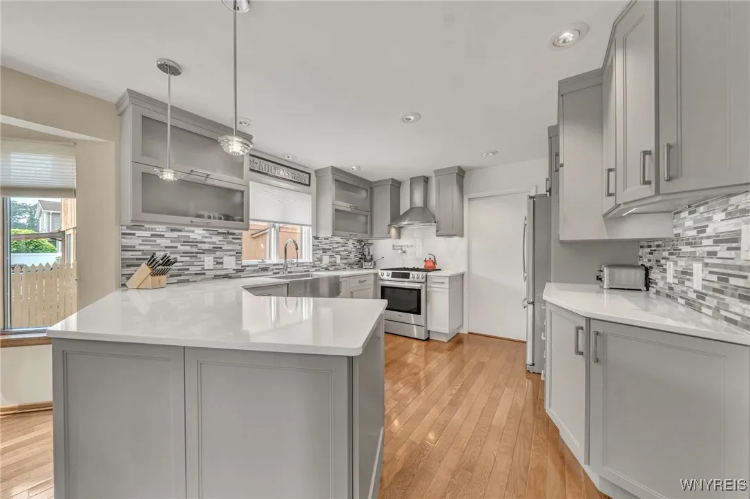 8325 Ziblut Court, Niagara, New York 14304, Niagara, New York 14304, 3 Bedrooms Bedrooms, 12 Rooms Rooms,3 BathroomsBathrooms,Residential,For Sale,8325 Ziblut Court, Niagara, New York 14304,B1622601