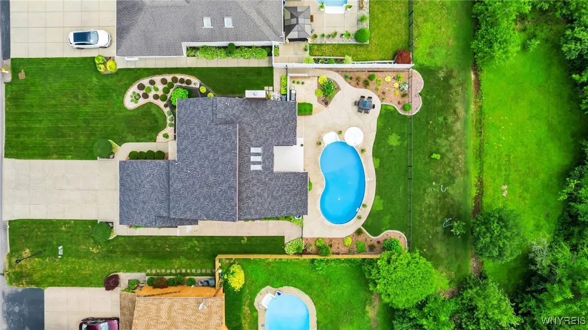 8325 Ziblut Court, Niagara, New York 14304, Niagara, New York 14304, 3 Bedrooms Bedrooms, 12 Rooms Rooms,3 BathroomsBathrooms,Residential,For Sale,8325 Ziblut Court, Niagara, New York 14304,B1622601