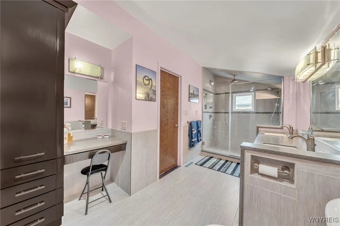 8325 Ziblut Court, Niagara, New York 14304, Niagara, New York 14304, 3 Bedrooms Bedrooms, 12 Rooms Rooms,3 BathroomsBathrooms,Residential,For Sale,8325 Ziblut Court, Niagara, New York 14304,B1622601