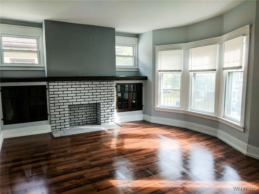82 Rutland Street, Buffalo, New York 14220, Buffalo, New York 14220, 6 Bedrooms Bedrooms, ,2 BathroomsBathrooms,Residential,For Sale,82 Rutland Street, Buffalo, New York 14220,B1623015