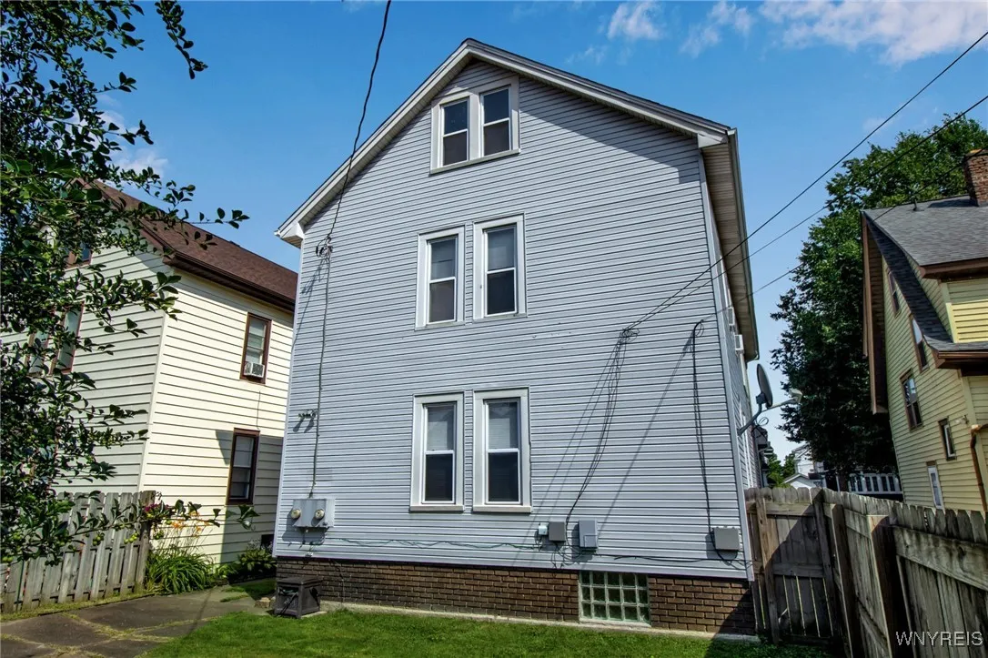 82 Rutland Street, Buffalo, New York 14220, Buffalo, New York 14220, 6 Bedrooms Bedrooms, ,2 BathroomsBathrooms,Residential,For Sale,82 Rutland Street, Buffalo, New York 14220,B1623015