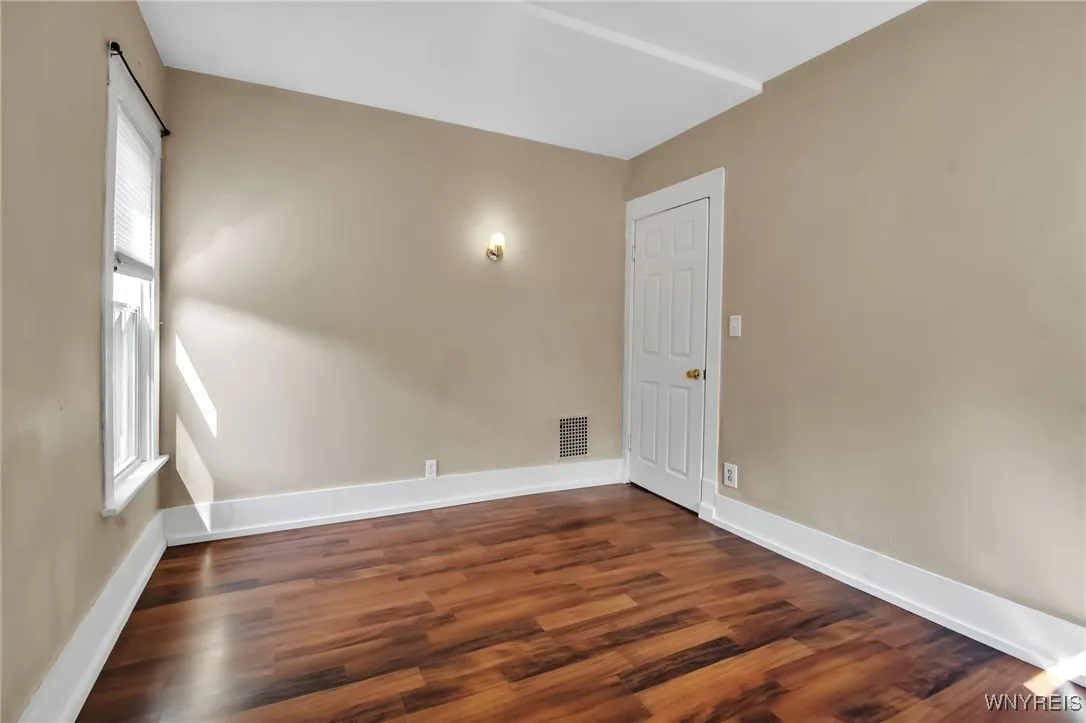 82 Rutland Street, Buffalo, New York 14220, Buffalo, New York 14220, 6 Bedrooms Bedrooms, ,2 BathroomsBathrooms,Residential,For Sale,82 Rutland Street, Buffalo, New York 14220,B1623015