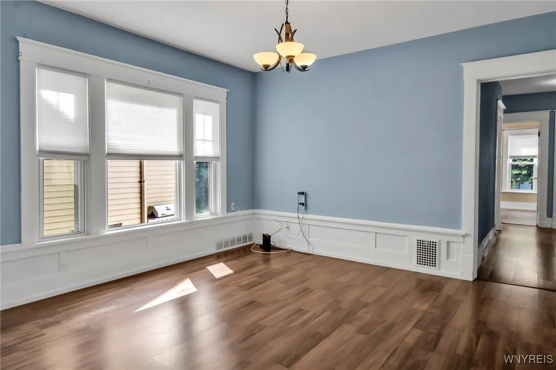82 Rutland Street, Buffalo, New York 14220, Buffalo, New York 14220, 6 Bedrooms Bedrooms, ,2 BathroomsBathrooms,Residential,For Sale,82 Rutland Street, Buffalo, New York 14220,B1623015