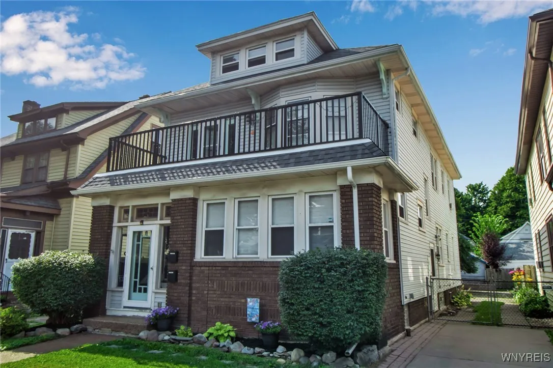 82 Rutland Street, Buffalo, New York 14220, Buffalo, New York 14220, 6 Bedrooms Bedrooms, ,2 BathroomsBathrooms,Residential,For Sale,82 Rutland Street, Buffalo, New York 14220,B1623015