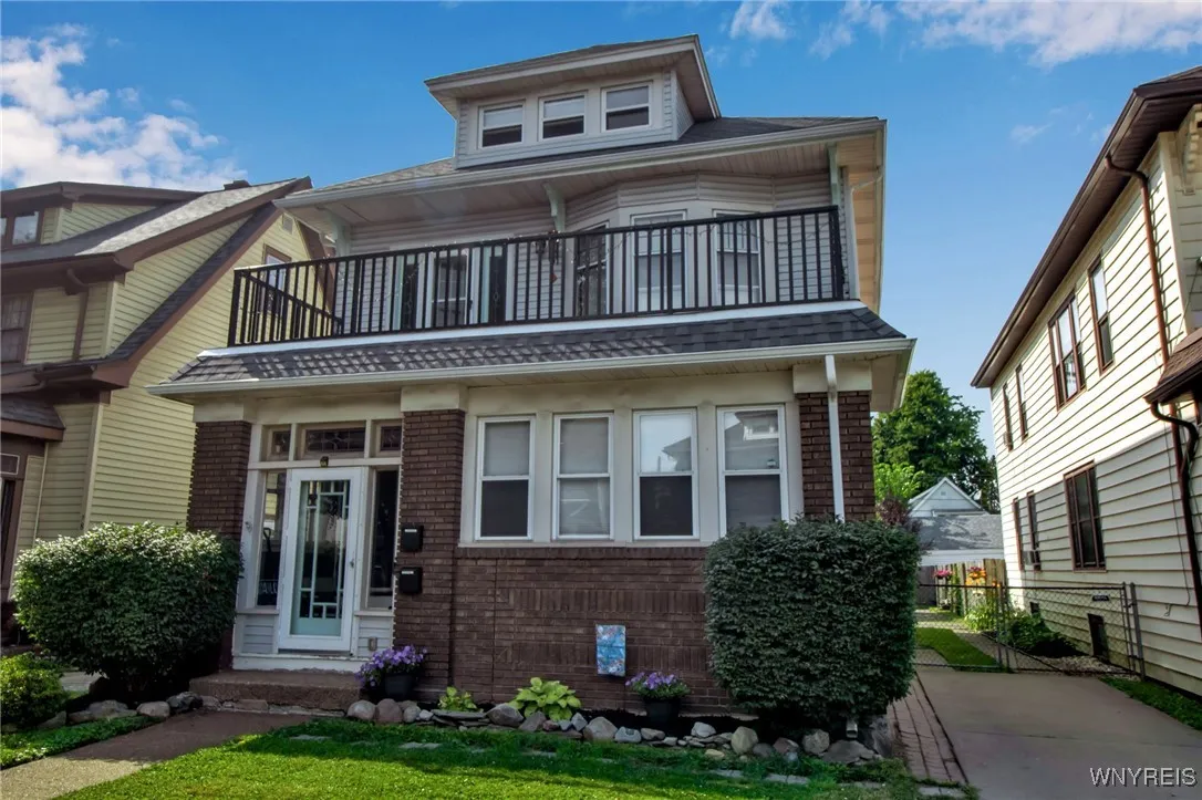 82 Rutland Street, Buffalo, New York 14220, Buffalo, New York 14220, 6 Bedrooms Bedrooms, ,2 BathroomsBathrooms,Residential,For Sale,82 Rutland Street, Buffalo, New York 14220,B1623015