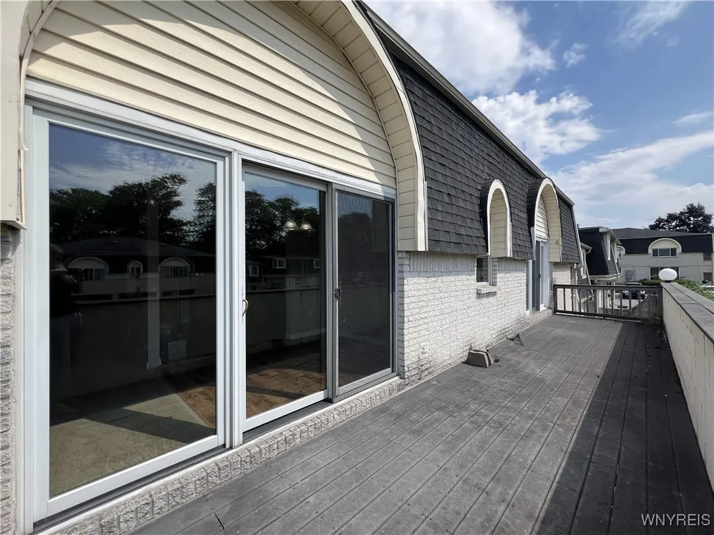 10 Cambridge E, Amherst, New York 14221, Amherst, New York 14221, 2 Bedrooms Bedrooms, 6 Rooms Rooms,1 BathroomBathrooms,Residential,For Sale,10 Cambridge E, Amherst, New York 14221,B1623267